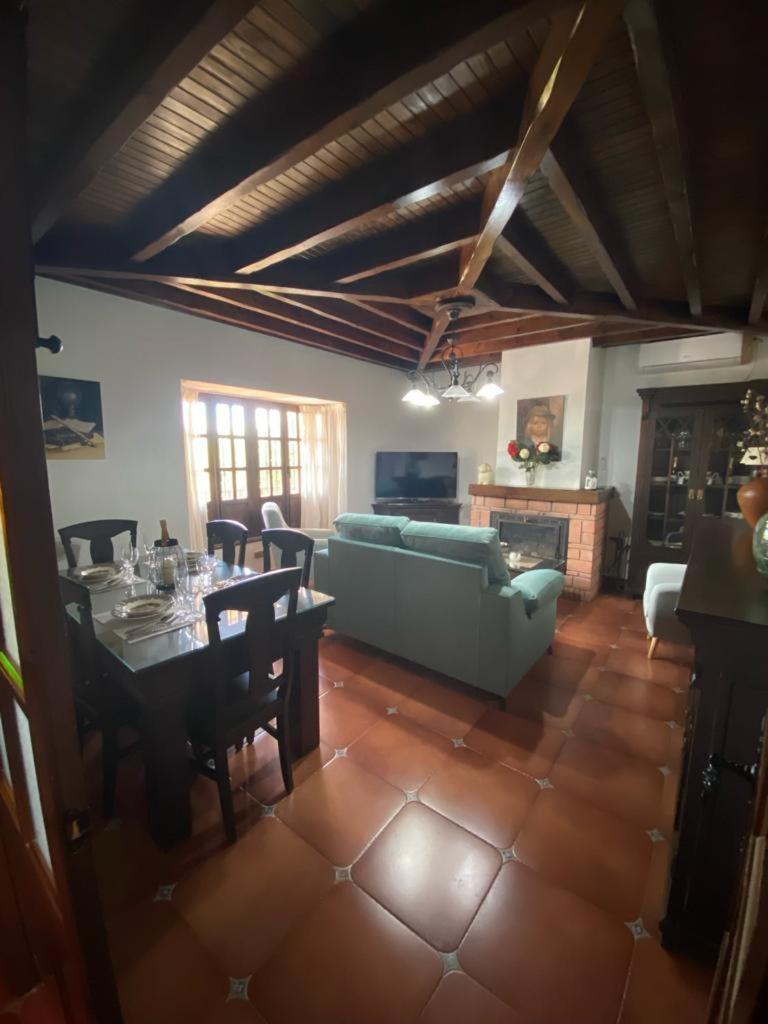 Вилла Casa Albarracin Setenil De Las Bodegas Экстерьер фото